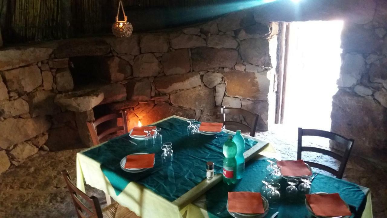 Mores Agriturismo Sa E Padedda מראה חיצוני תמונה