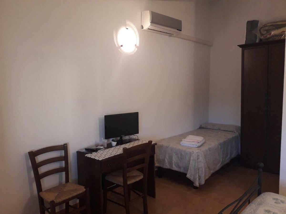 Mores Agriturismo Sa E Padedda מראה חיצוני תמונה